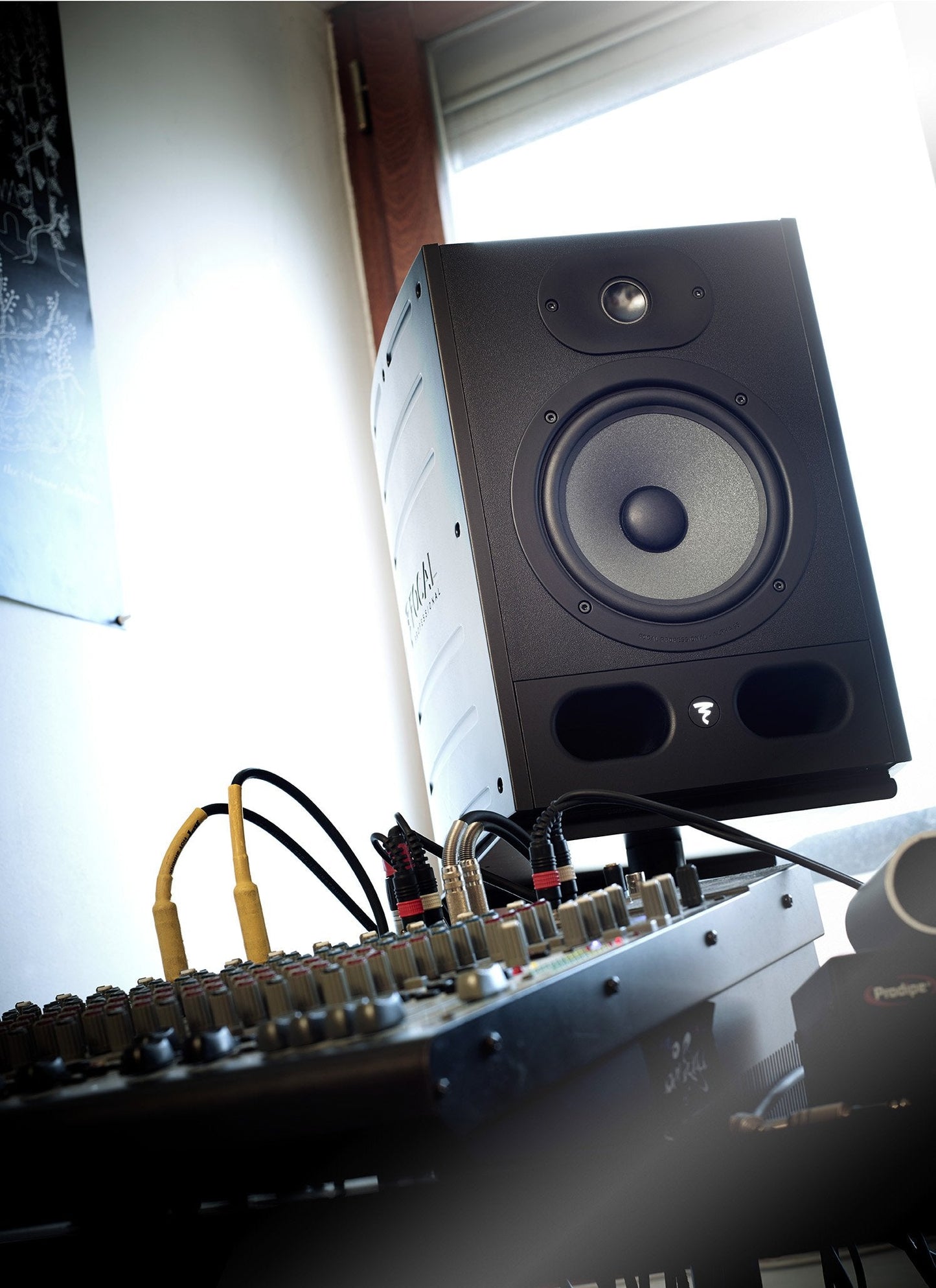 Alpha 65 Focal Monitor Profesional de Audio - klibtech