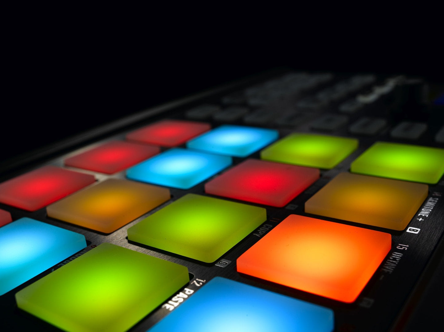 Maschine Mikro MK2 Native Instruments Controlador de Audio - klibtech