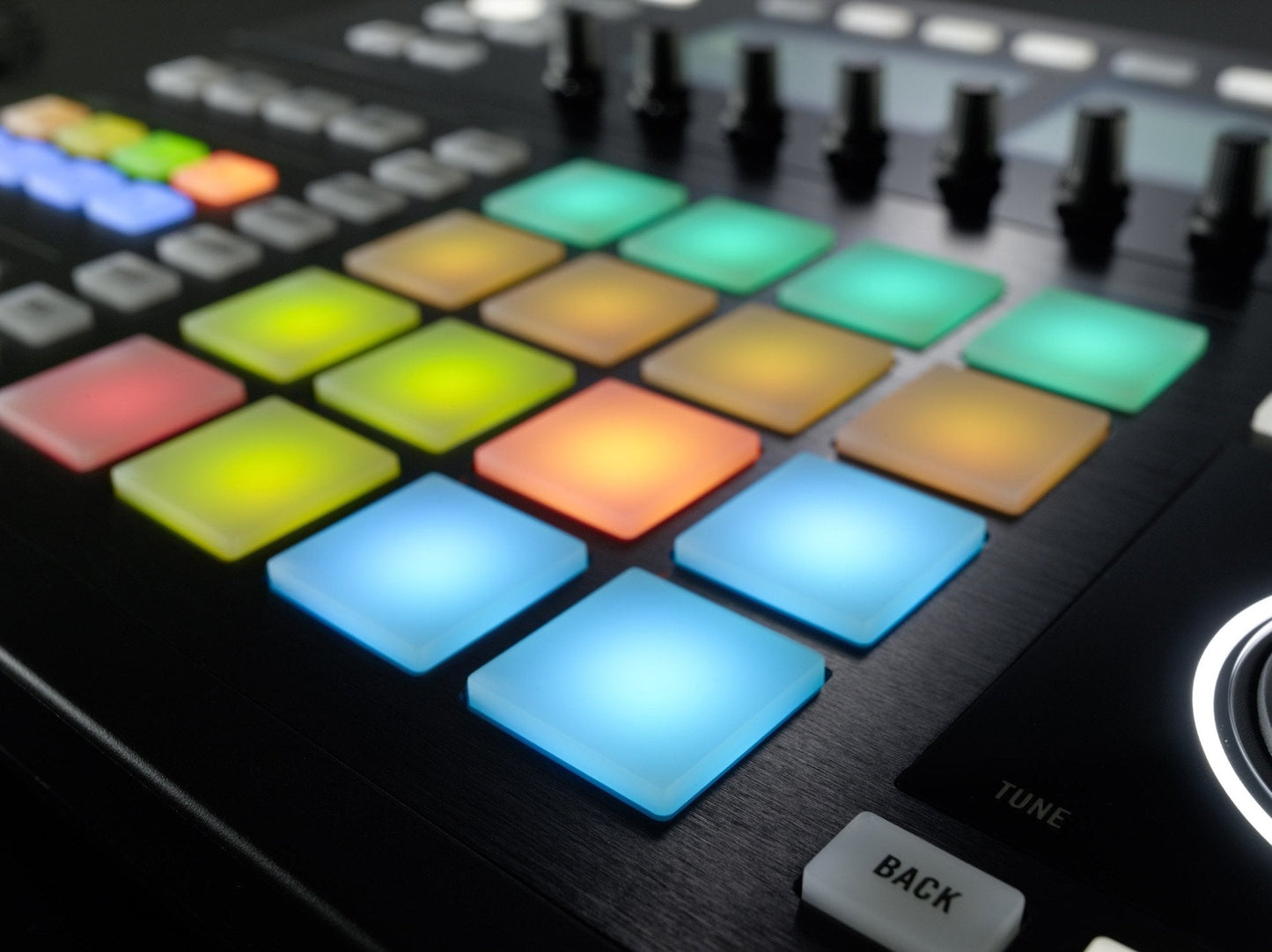 Maschine Studio Black Native Instrument Controlador de Audio - klibtech