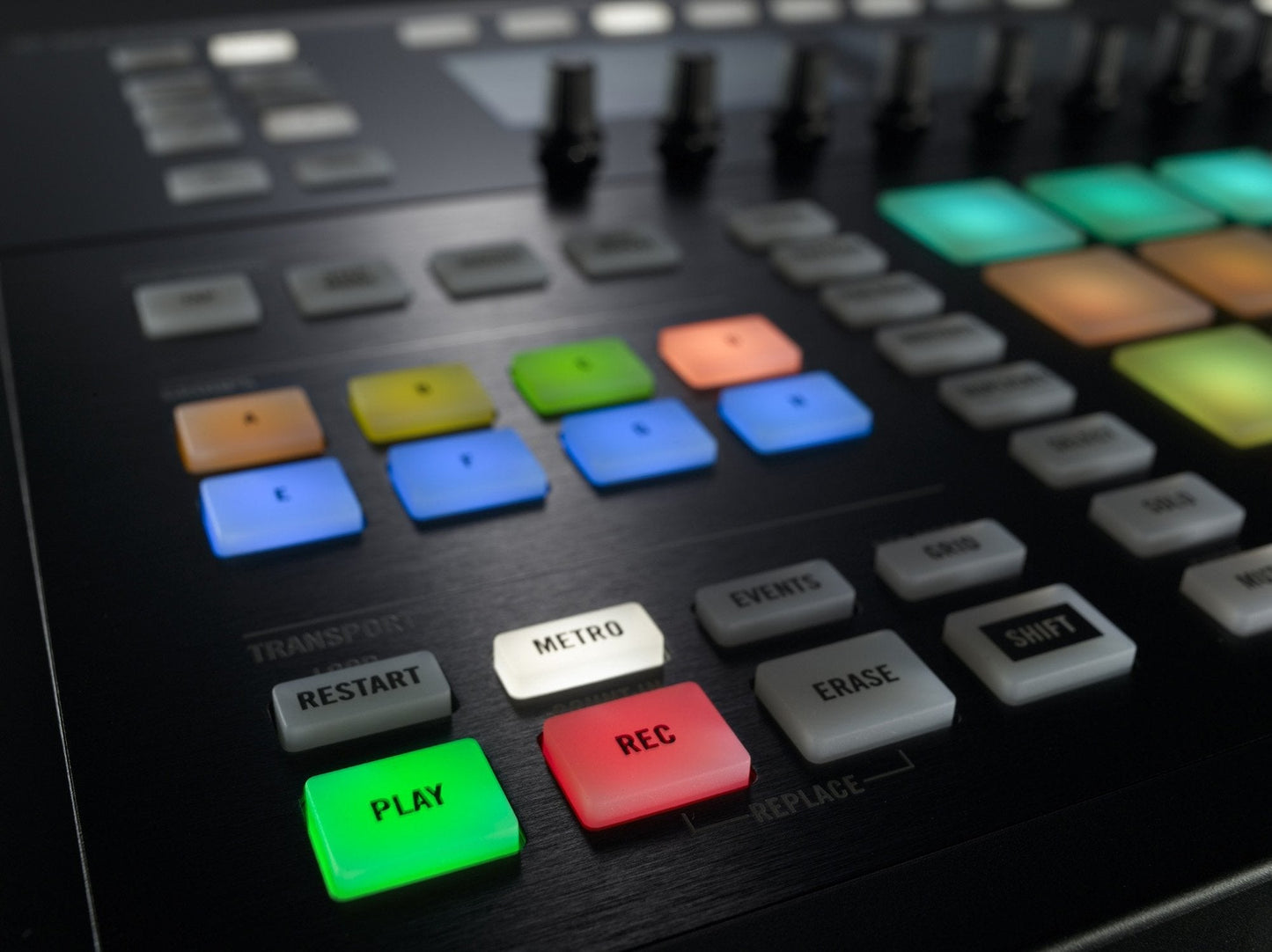 Maschine Studio Black Native Instrument Controlador de Audio - klibtech
