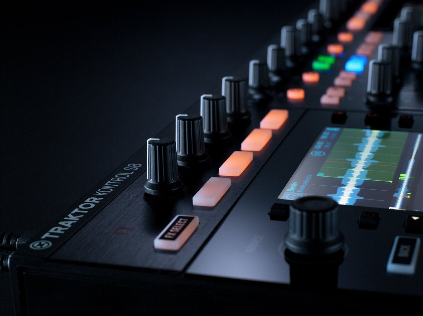 Traktor Kontrol S8 Native Instruments Controlador para DJs - klibtech